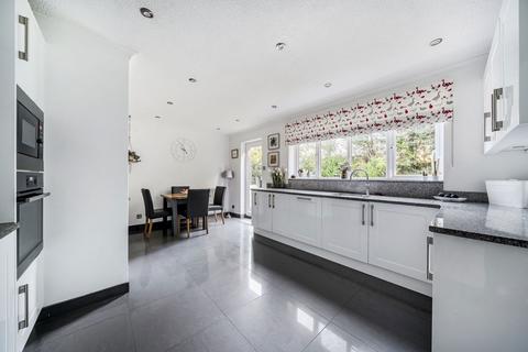 undefined, Kinnibrugh Drive, Lingfield RH7