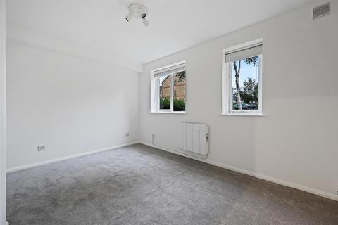 1 bedroom flat to rent, Draycott Close, London NW2