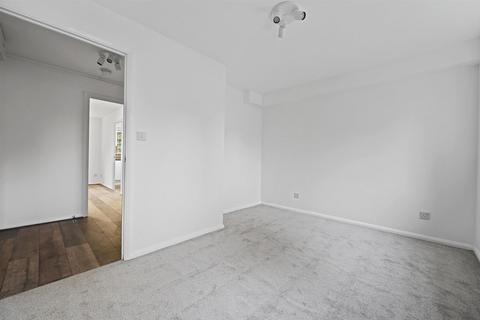 1 bedroom flat to rent, Draycott Close, London NW2