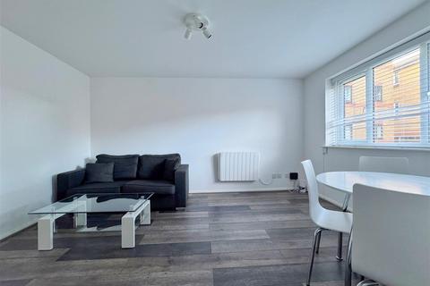 1 bedroom flat to rent, Draycott Close, London NW2
