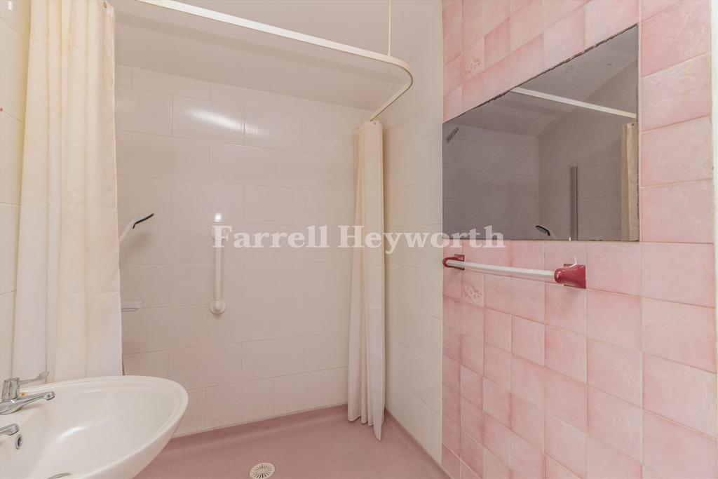 Wet Room image 2