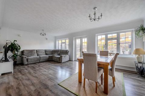4 bedroom detached house for sale, Challenor Close, Wokingham RG40