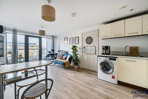2 bedroom apartment for sale, Firefly Avenue, Swindon SN2