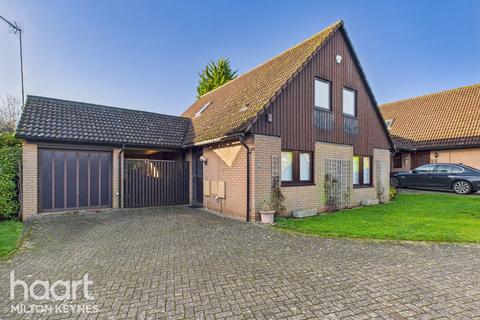 4 bedroom detached house for sale, Symington Court, Shenley Lodge