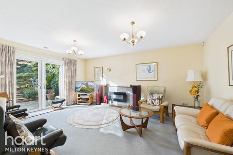 4 bedroom detached house for sale, Symington Court, Shenley Lodge