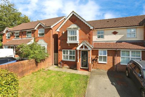 3 bedroom semi-detached house to rent, Teise Close, Kent TN2
