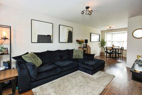 3 bedroom semi-detached house to rent, Teise Close, Kent TN2