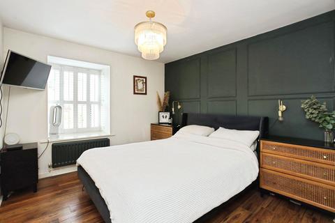 3 bedroom semi-detached house to rent, Teise Close, Kent TN2