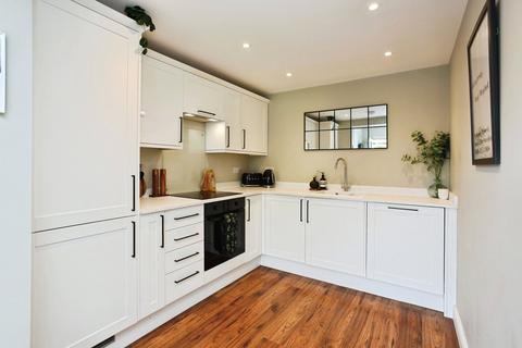 3 bedroom semi-detached house to rent, Teise Close, Kent TN2
