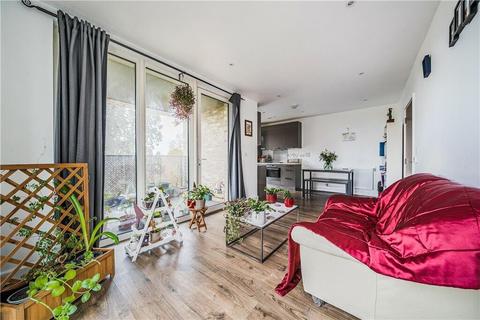 2 bedroom flat to rent, Aldenham Court, Edgware HA8