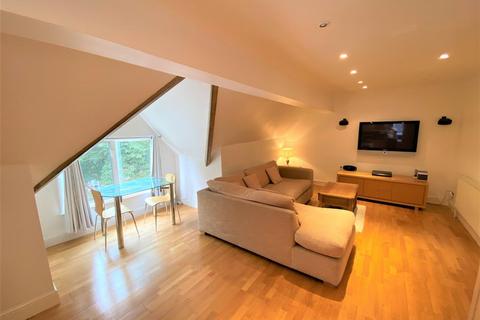1 bedroom flat to rent, Fairfield Road, Woodford Green, IG8
