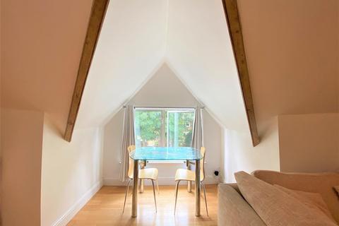 1 bedroom flat to rent, Fairfield Road, Woodford Green, IG8