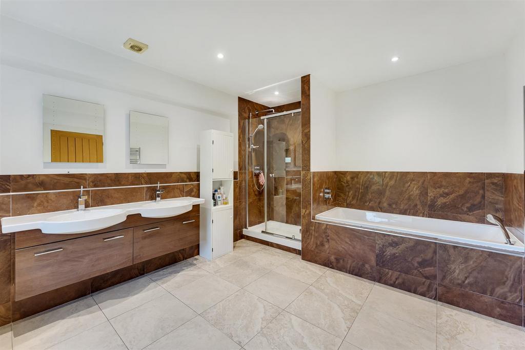 En Suite Bathroom