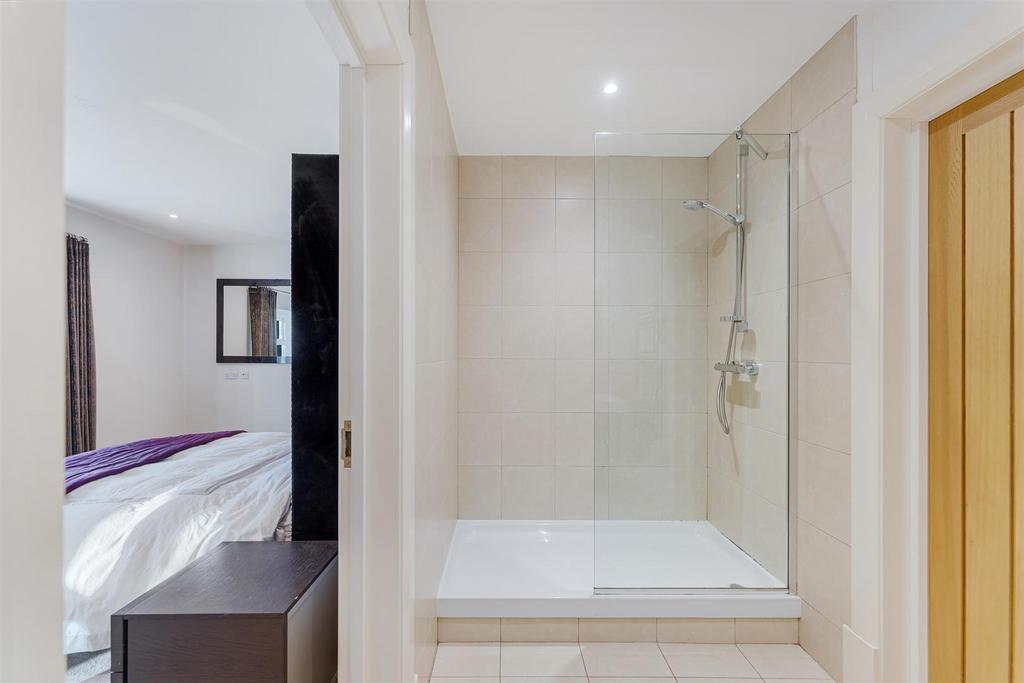 Jack and Jill En Suite