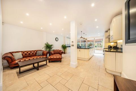 2 bedroom flat for sale, Harwood Road, London SW6
