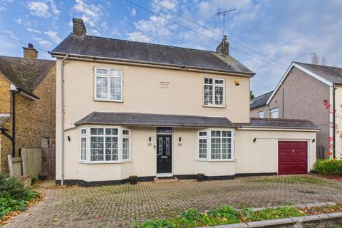 4 bedroom detached house for sale, St. Johns Avenue, Harlow CM17