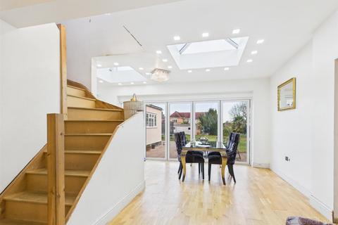 4 bedroom detached house for sale, St. Johns Avenue, Harlow CM17