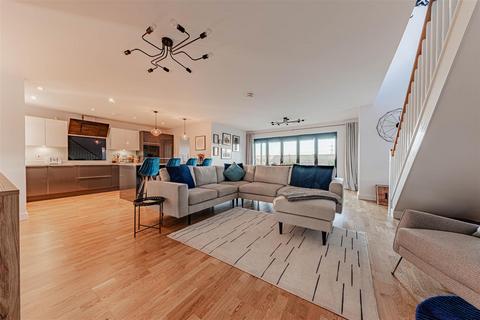 undefined, Orchard View, Canterbury CT2