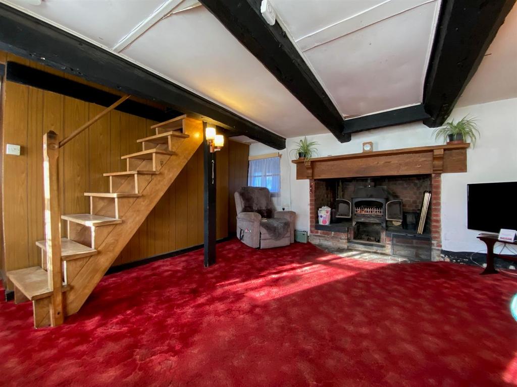 Living Room.jpg