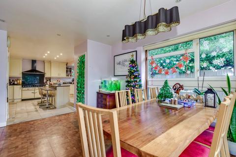 undefined, Jackets Lane, Northwood HA6