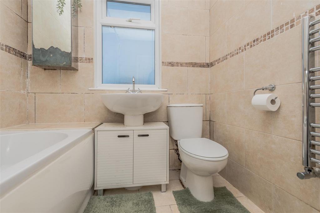 Bathroom / WC: