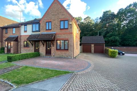 3 bedroom end of terrace house for sale, Stokeford Close, Bracknell, Berkshire, RG12