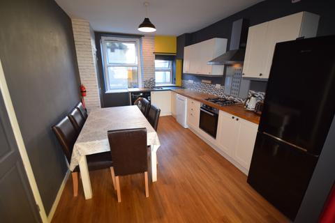 2 bedroom terraced house to rent, South Street, Wigton