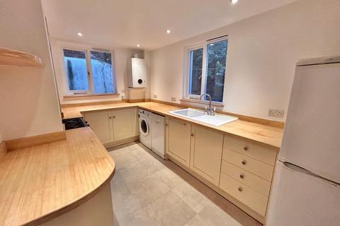 3 bedroom terraced house to rent, Brighton BN2