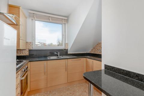 1 bedroom flat for sale, Thorney Hedge Road, London W4