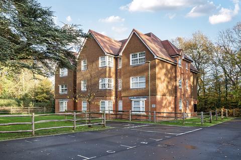 2 bedroom flat for sale, Montefiore Drive, Sarisbury Green, Southampton, Hampshire, SO31