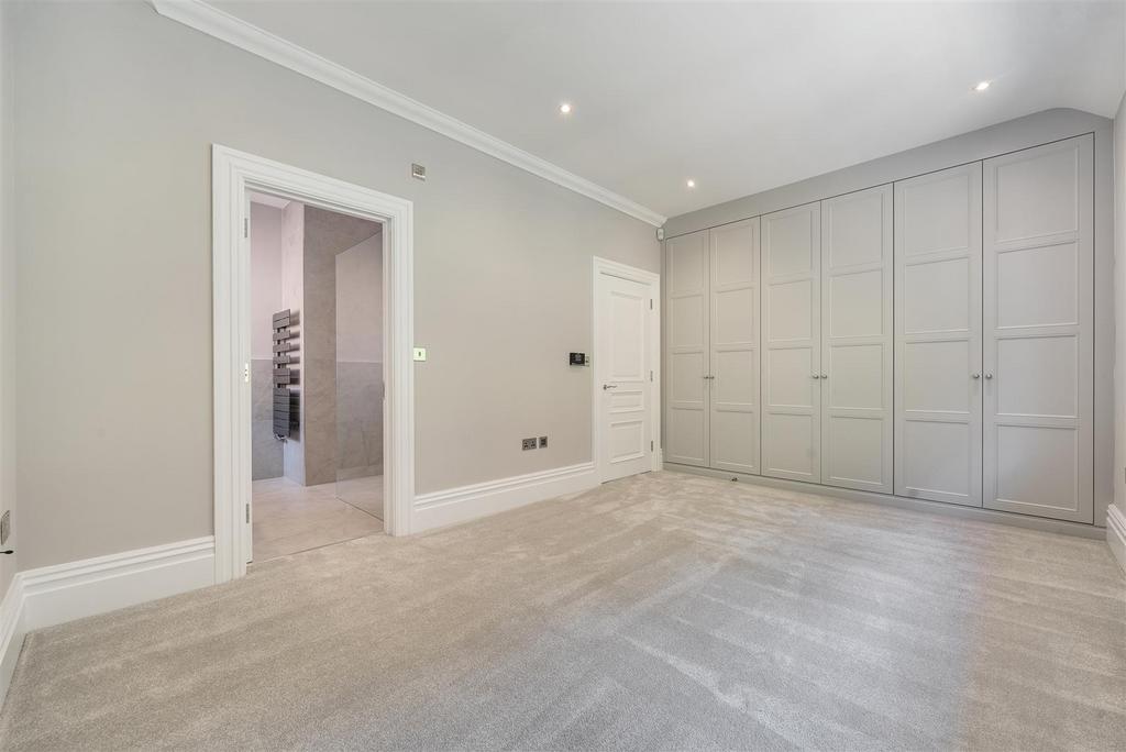 Bedroom 1.jpg