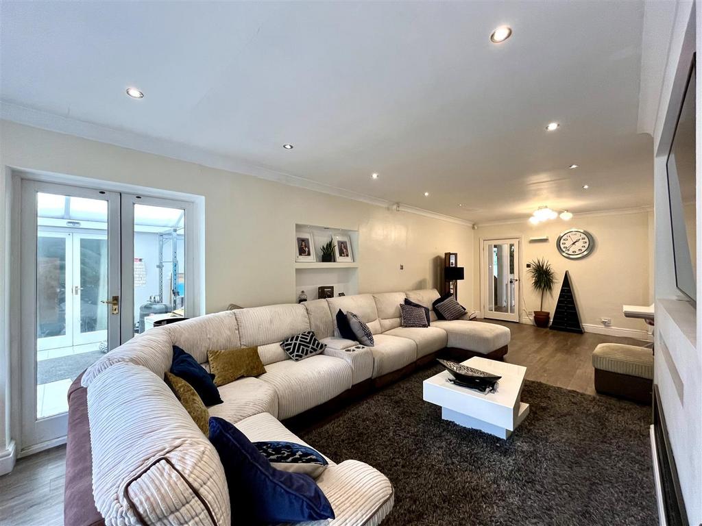 Living Area Aspect 2