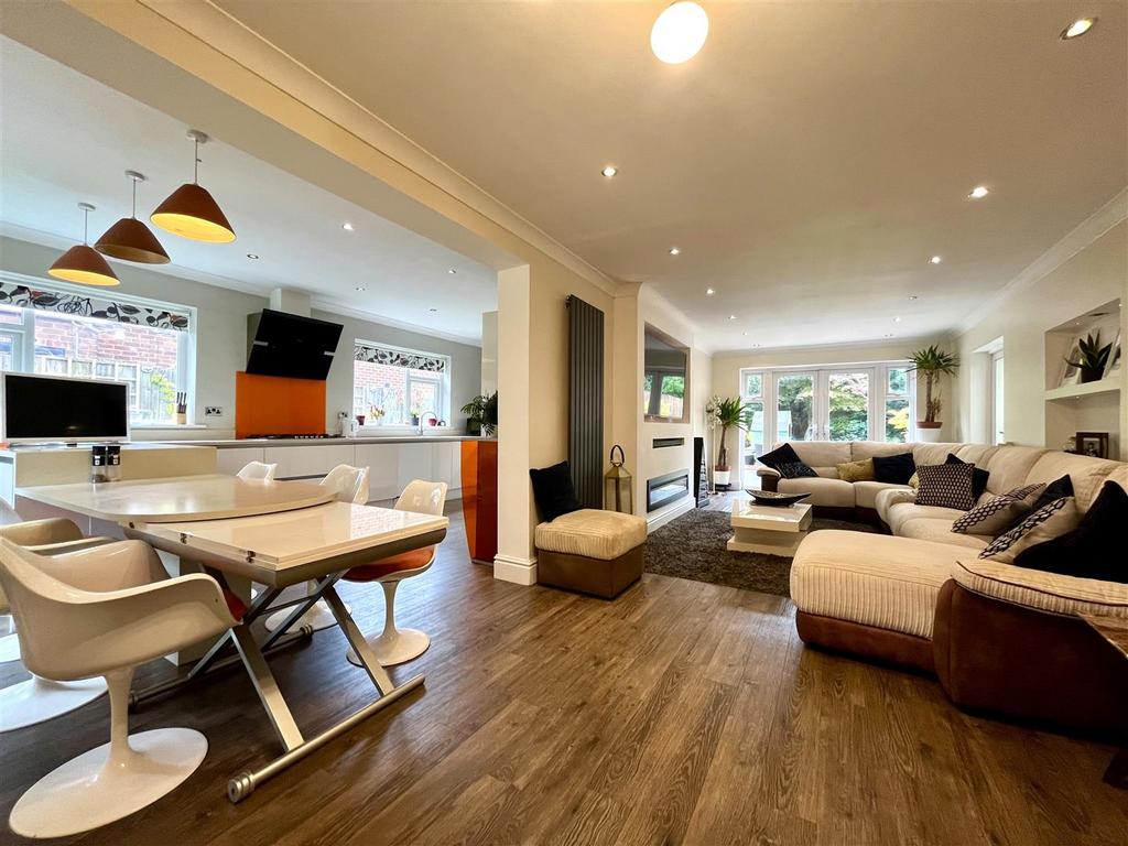 Living and Dining Kitchen