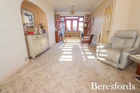 3 bedroom semi-detached house for sale, Avon Road, Upminster, RM14