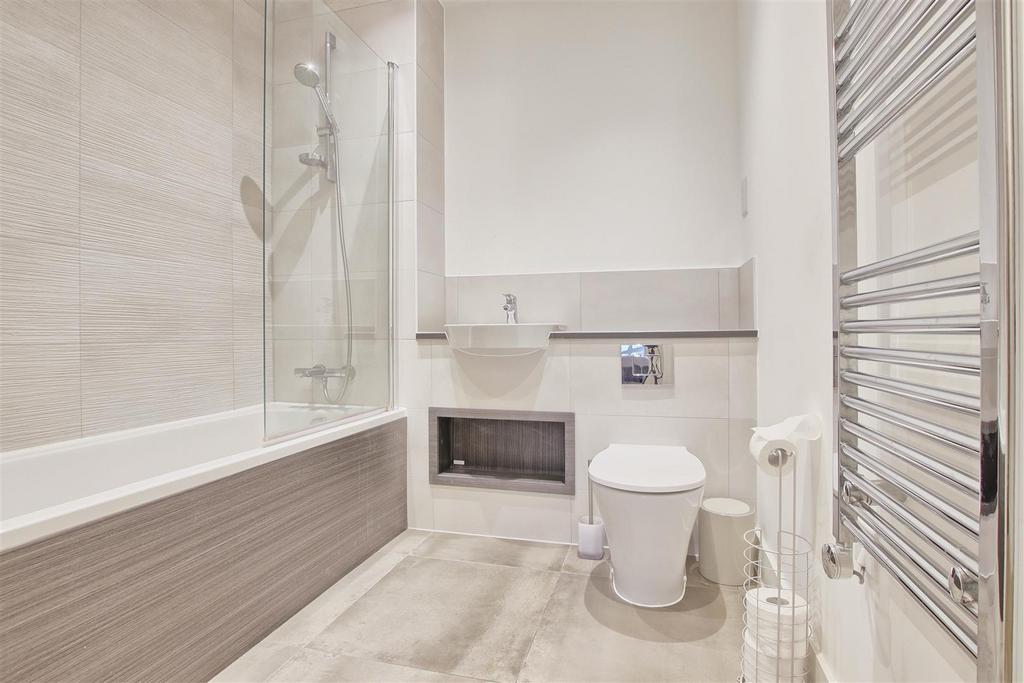 Bathroom.jpg