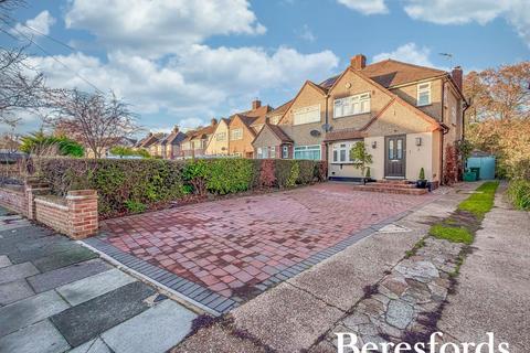 3 bedroom semi-detached house for sale, Fleet Close, Upminster, RM14