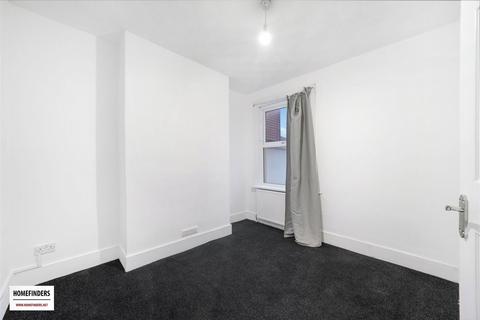 2 bedroom apartment to rent, Chaucer Road, Forest Gate, E7