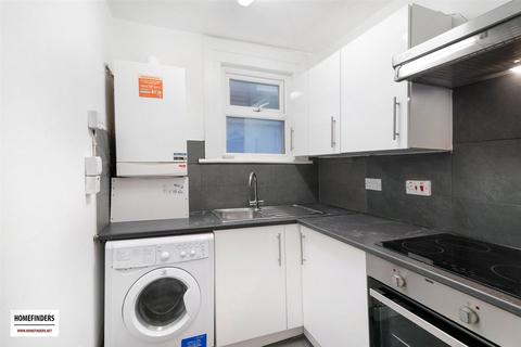 2 bedroom apartment to rent, Chaucer Road, Forest Gate, E7