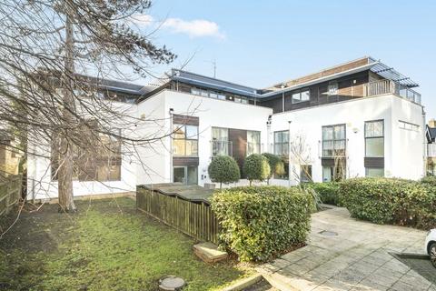 1 bedroom flat for sale, Albans Close, London SW16