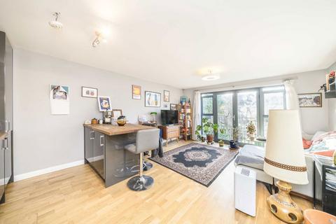 1 bedroom flat for sale, Albans Close, London SW16