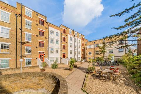 2 bedroom flat to rent, Old Castle Street, London E1