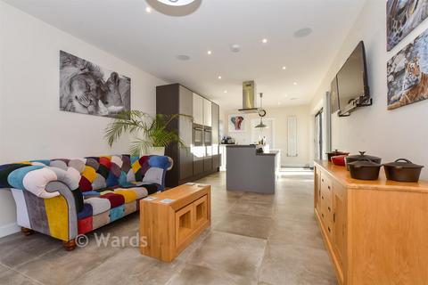 5 bedroom chalet for sale, Grenham Bay Avenue, Birchington CT7