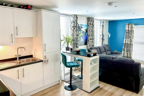 1 bedroom flat for sale, North Street, Horsham