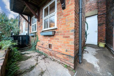 2 bedroom property for sale, Albert Street, St. Albans