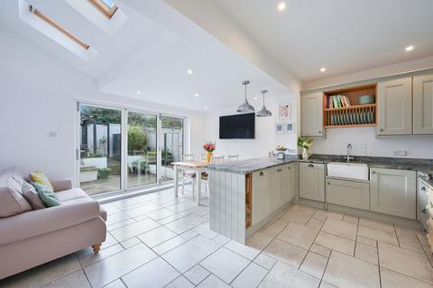 2 bedroom terraced house for sale, King Charles Crescent, Surbiton KT5