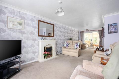 4 bedroom detached house for sale, Lucas Close, Hampshire GU46