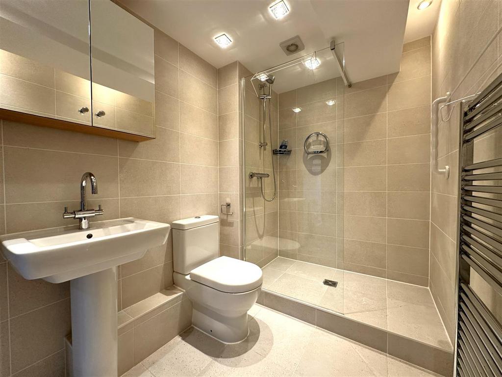 Stylish Modern Shower Room 292