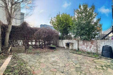 2 bedroom flat to rent, Eastern Esplanade, Cliftonville, Margate, Kent, CT9