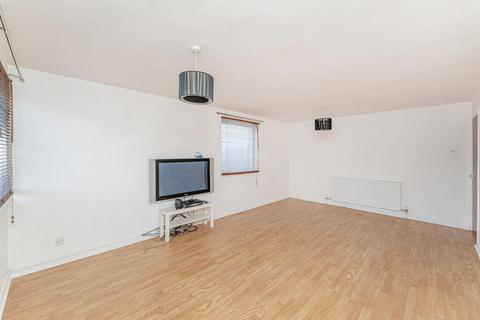 2 bedroom flat for sale, Pellipar Close, London, N13