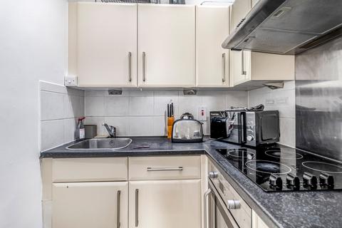 1 bedroom flat to rent, Gloucester Terrace, Bayswater, London, W2